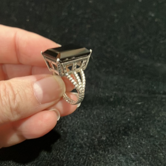 Rectangular Statement Ring - D23 - Picture 2 of 5